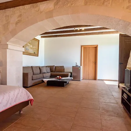 With One Bedroom In Kaloniktis-rethymno, With Pool Access, E Retimno